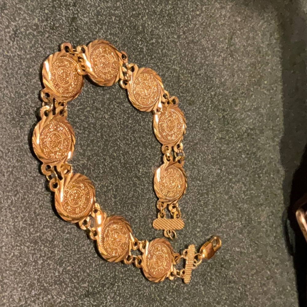 Exquisite 14k Yellow Gold Filled Coin Bracelet -NWOT